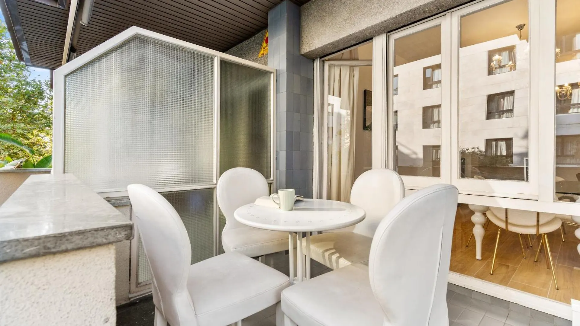 Fridays Flats Spacious 4Br Family Retreat Barcelona