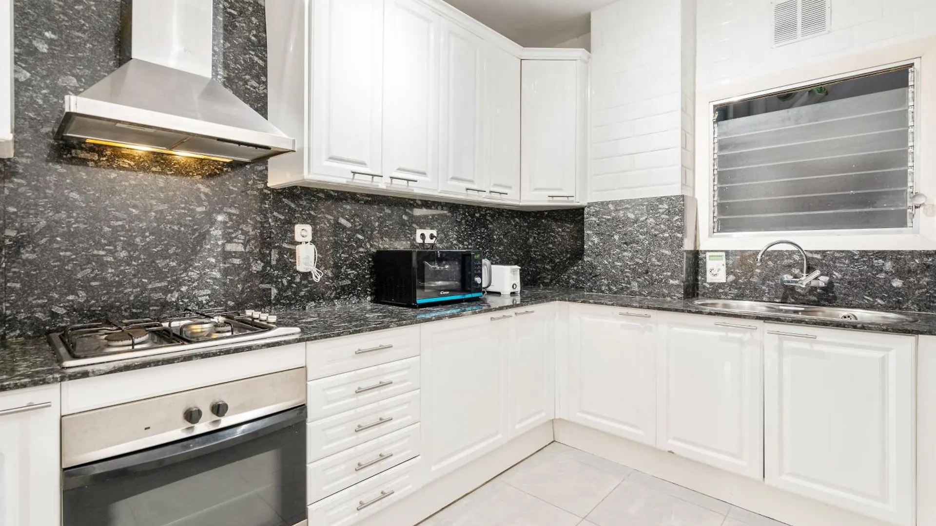 Apartment Fridays Flats Spacious 4Br Family Retreat Barcelona